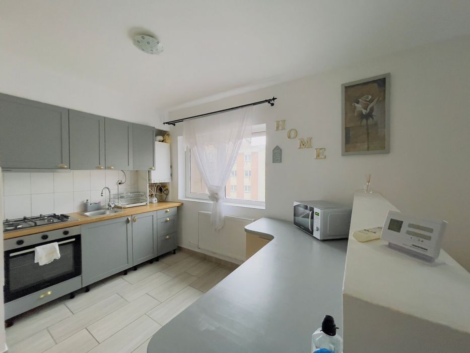 Inchiriez apartament