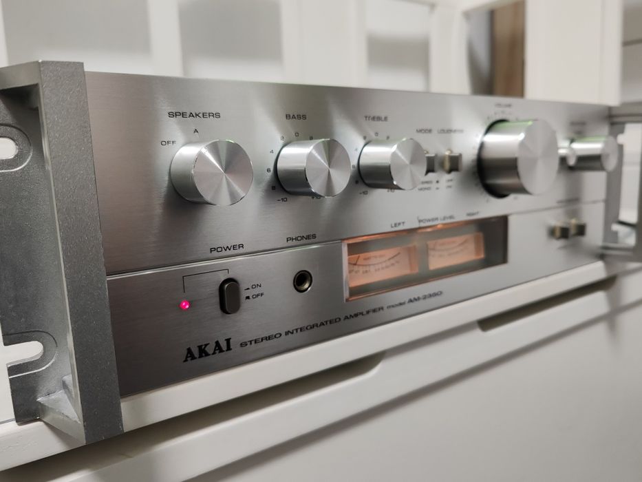 AKAI am 2350, vumetre ace, Germania