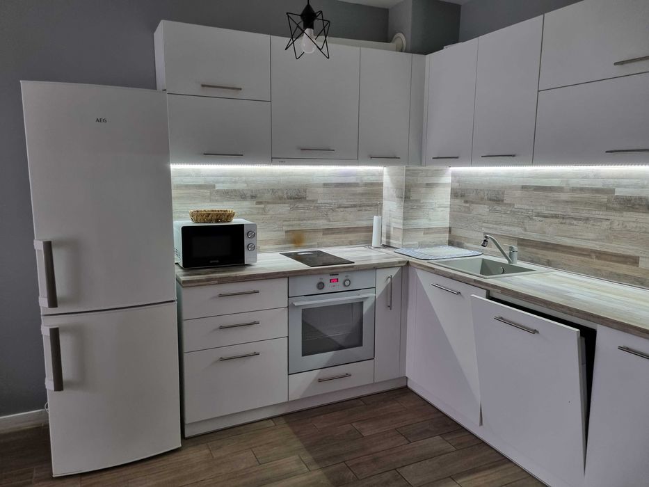 Дава се под наем Двустаен апартамент в Варна, Левски - 65 кв.м за 548.25 € - Снимка #3