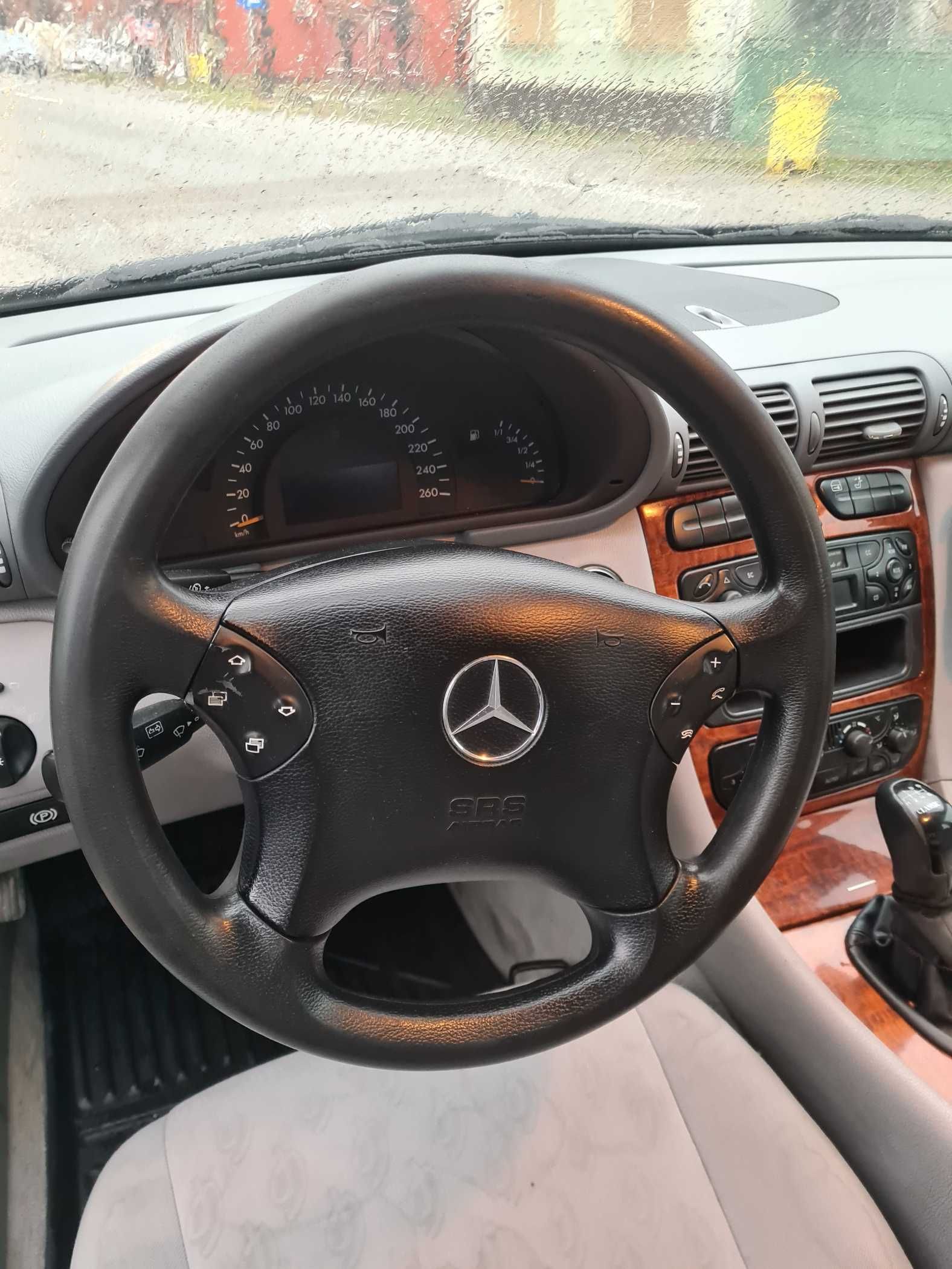 Mercedes-Benz C-Class 2.2