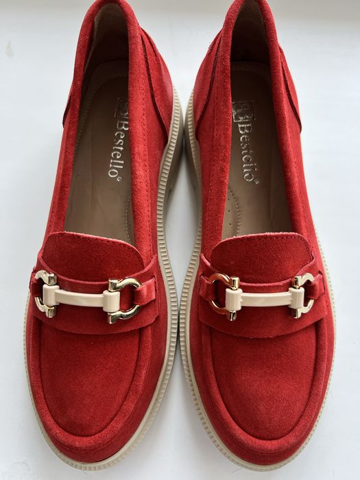 Продам новые женские лоферы