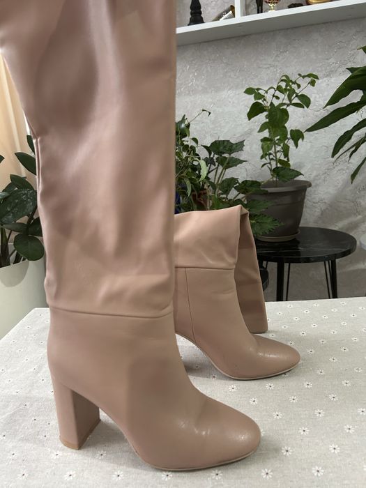 Продаются сапоги