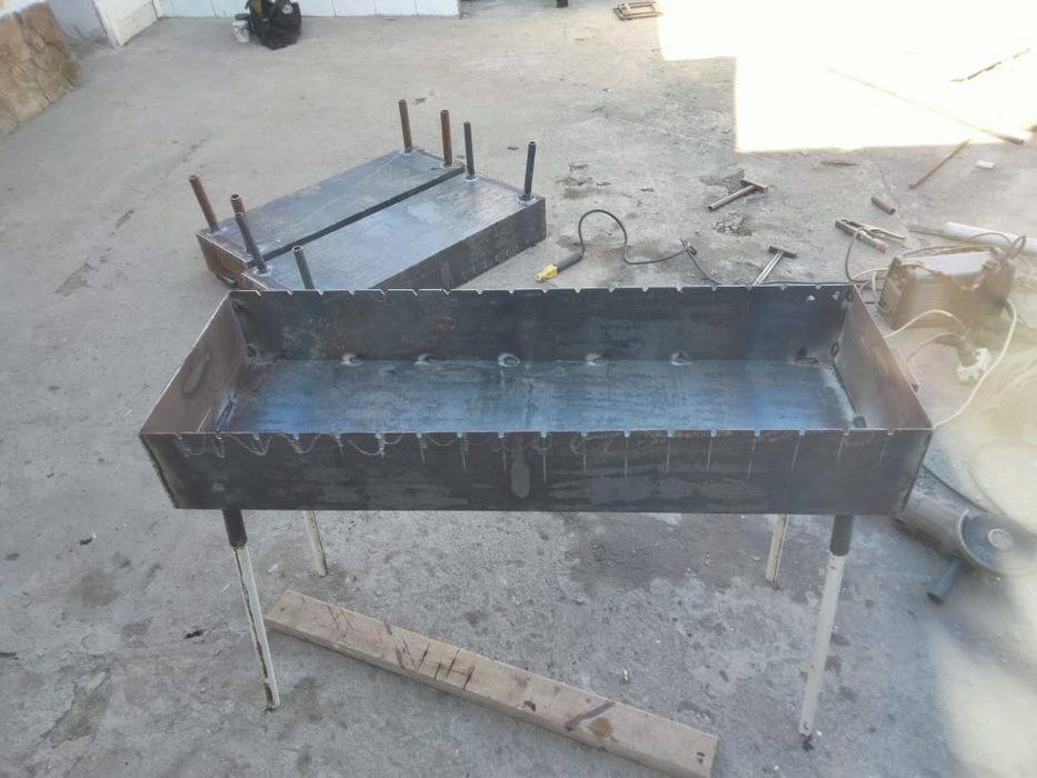 Продам мангал новый большой ножки снимаются