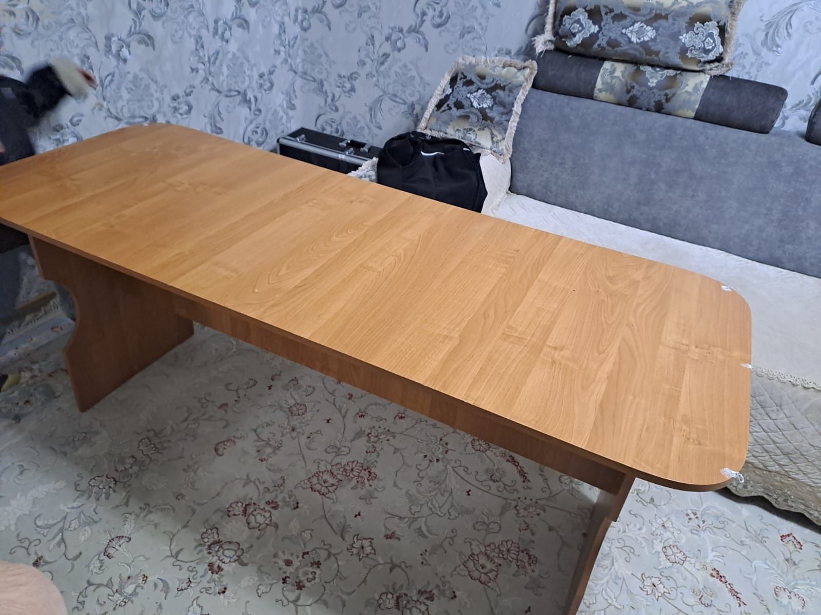 Продаётся Кухонный стол.