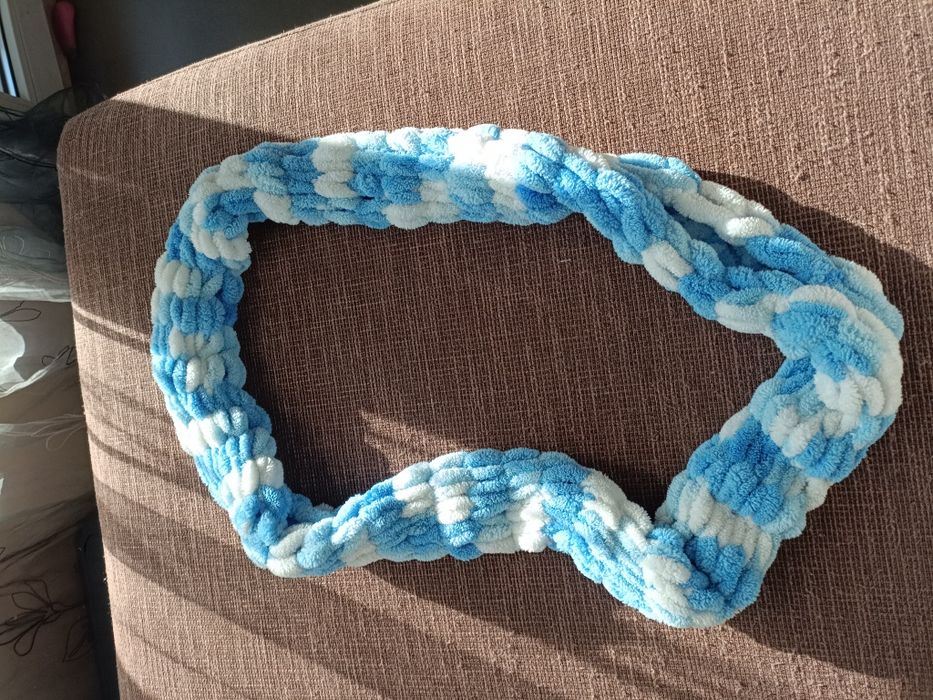 Ръчно плетен шал