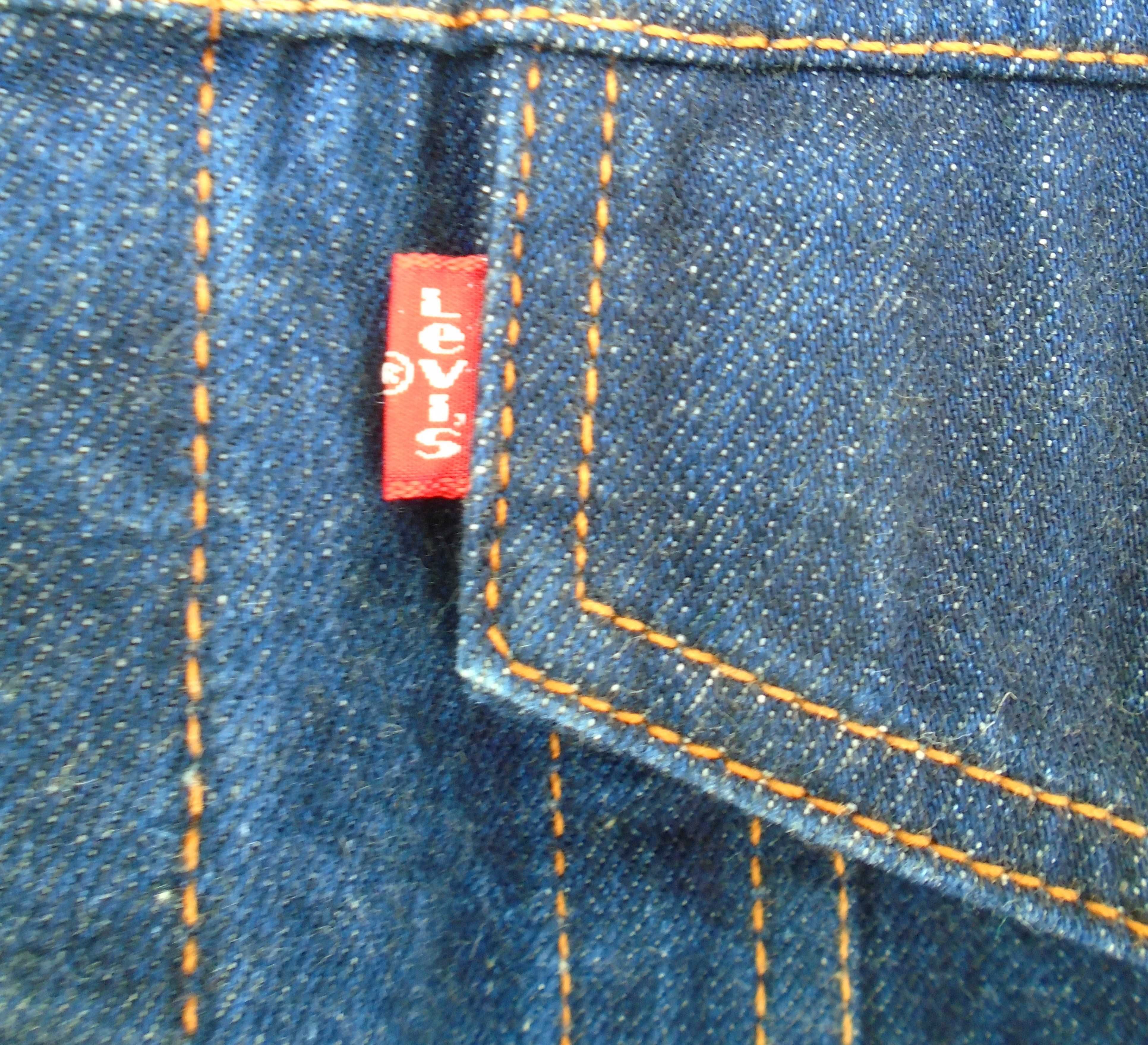 geaca levis blugi, noua , pt. o persoana de 160 - 165 cm - 90 lei