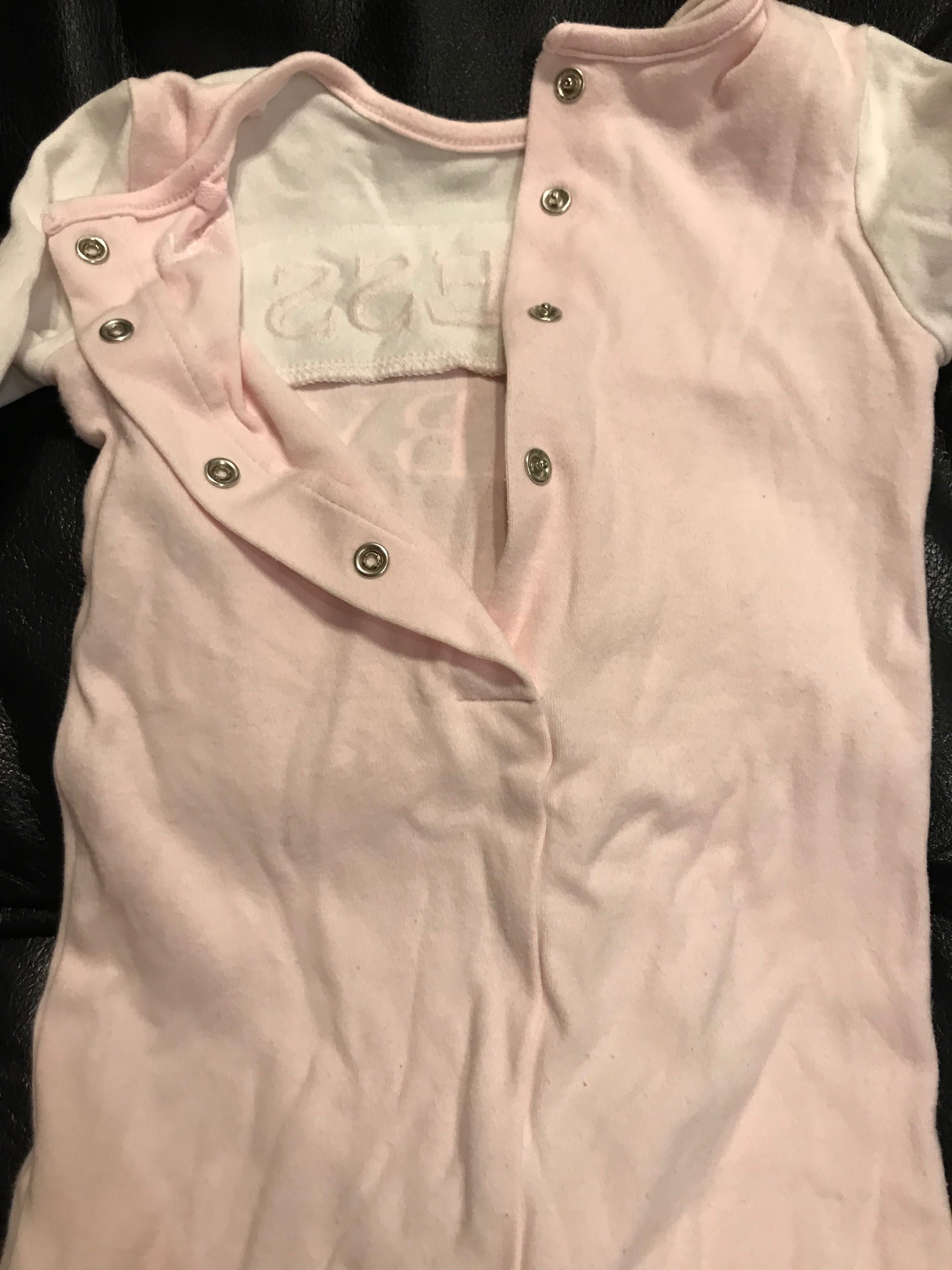Ромпери Guess и Benetton 6-9 м.