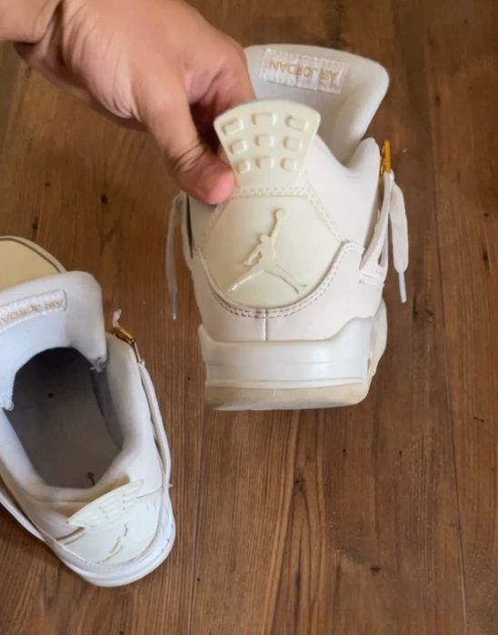 Air Jordan 4 Retro Metallic gold