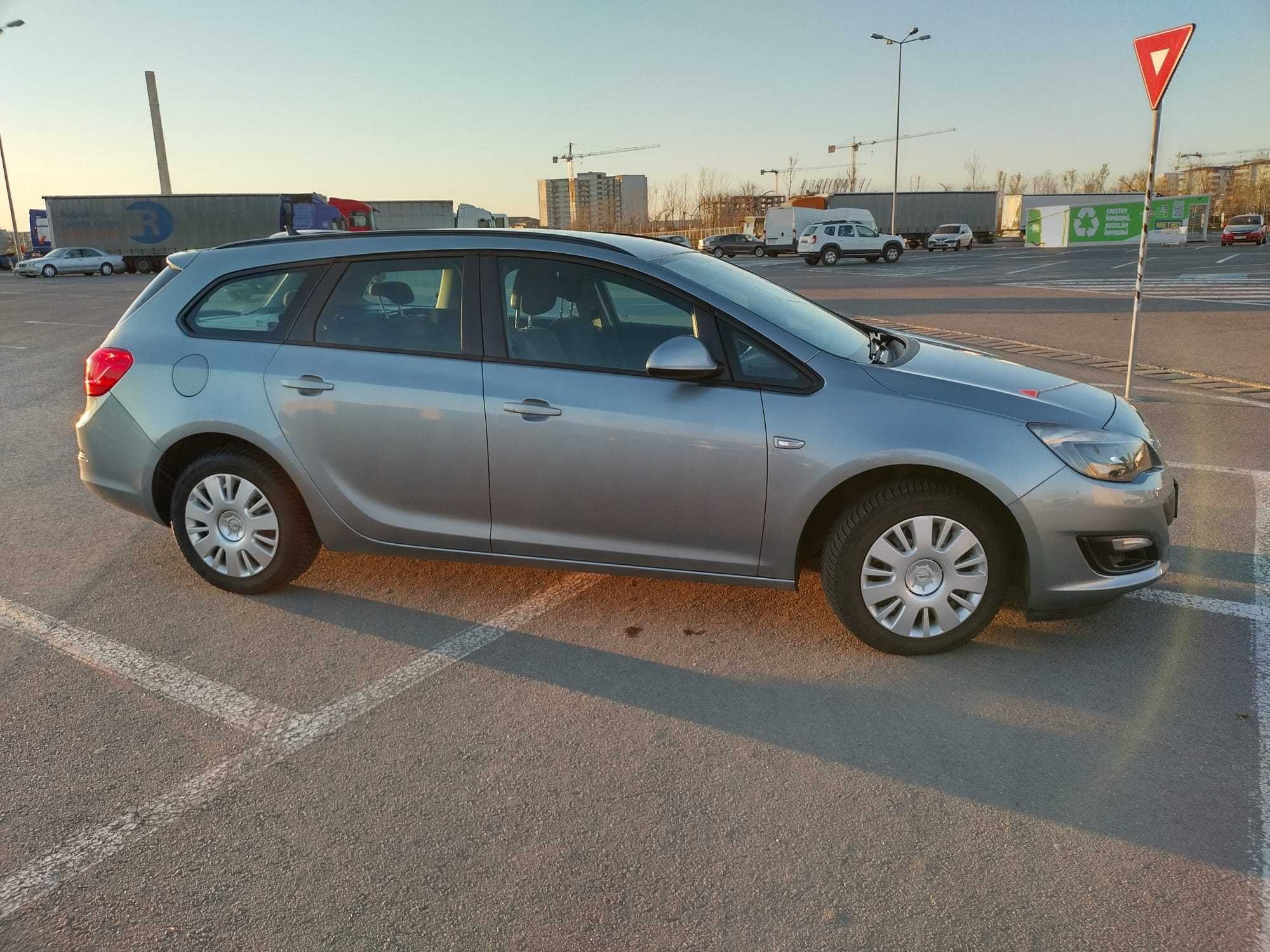 Opel Astra J Tourer – Proprietar, KM reali