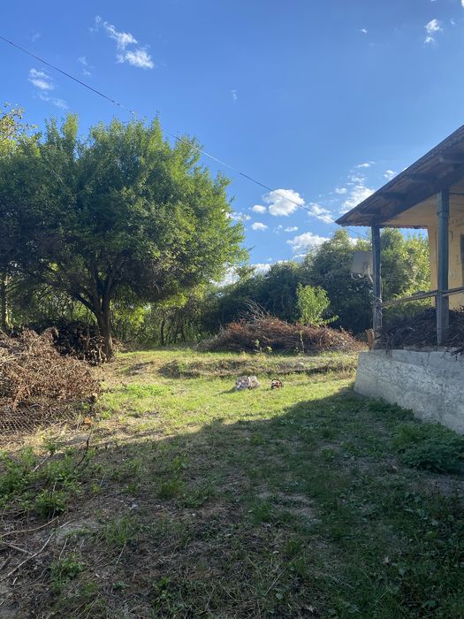 Teren de vanzare la govora