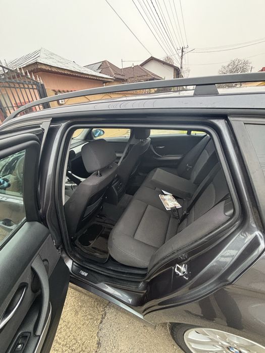 Vand BMW seria 3 E91 2010 2.0 benzina