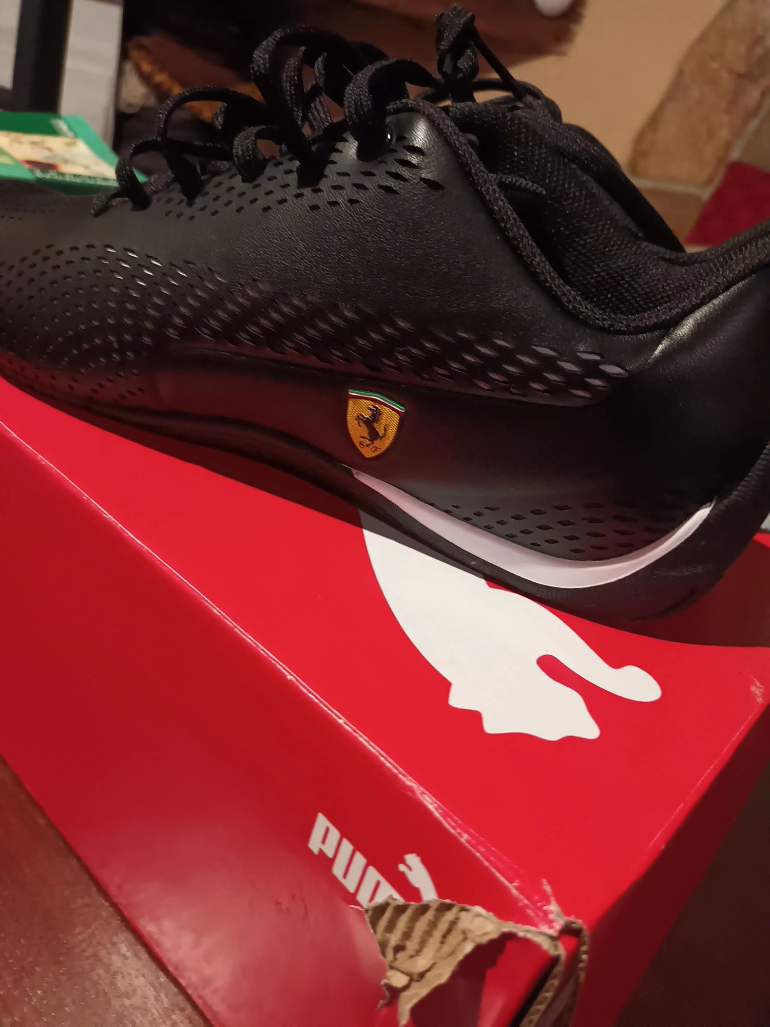 Оригинална Puma Ferrari чисто нови!