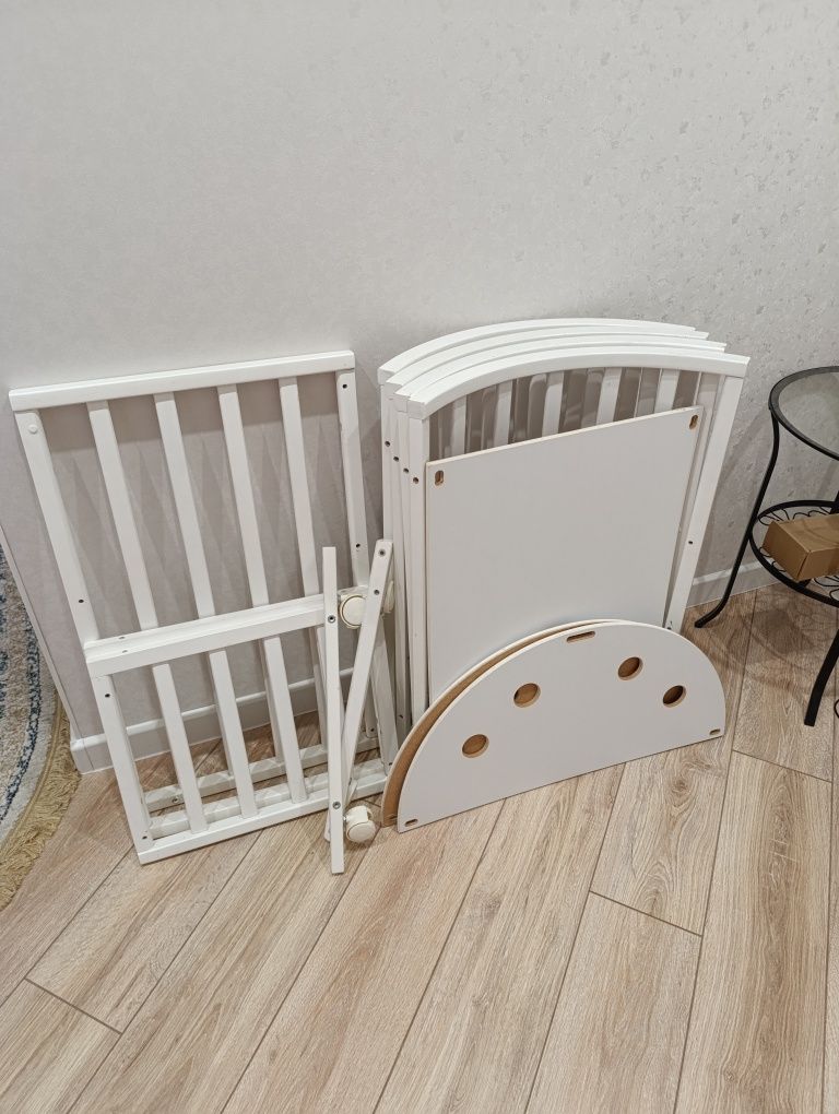 Продам кроватку трансформер 9 в 1 .