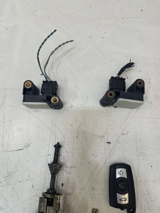 Butuc cheie portiera senzor impact lateral BMW Seria 1 E81 E87