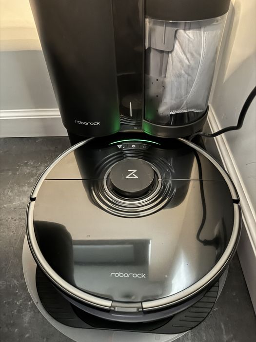 Aspirator ROBOROK S7 cu statie golire spalare