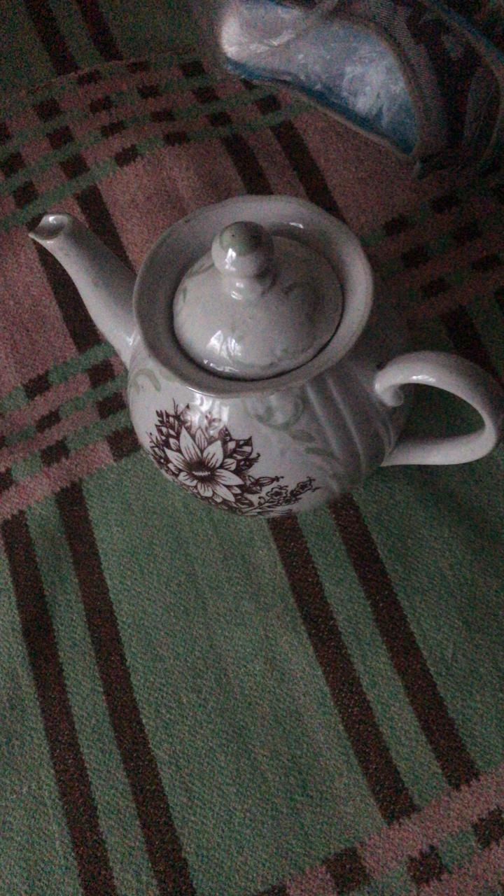 Продам чайник форфоровый новый