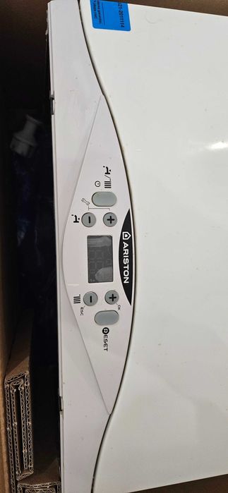 Centrala termica pe gaz Ariston