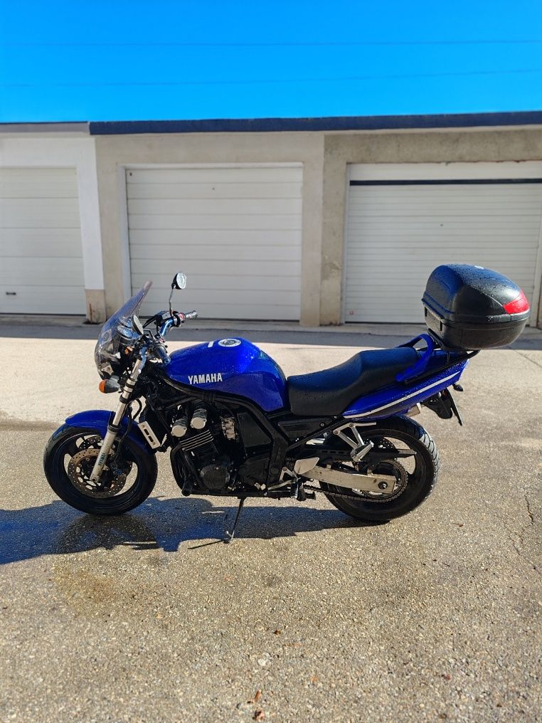Yamaha fzs fazer 600