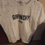 Тениска и суитчър  Givenchy 30 лв за двете