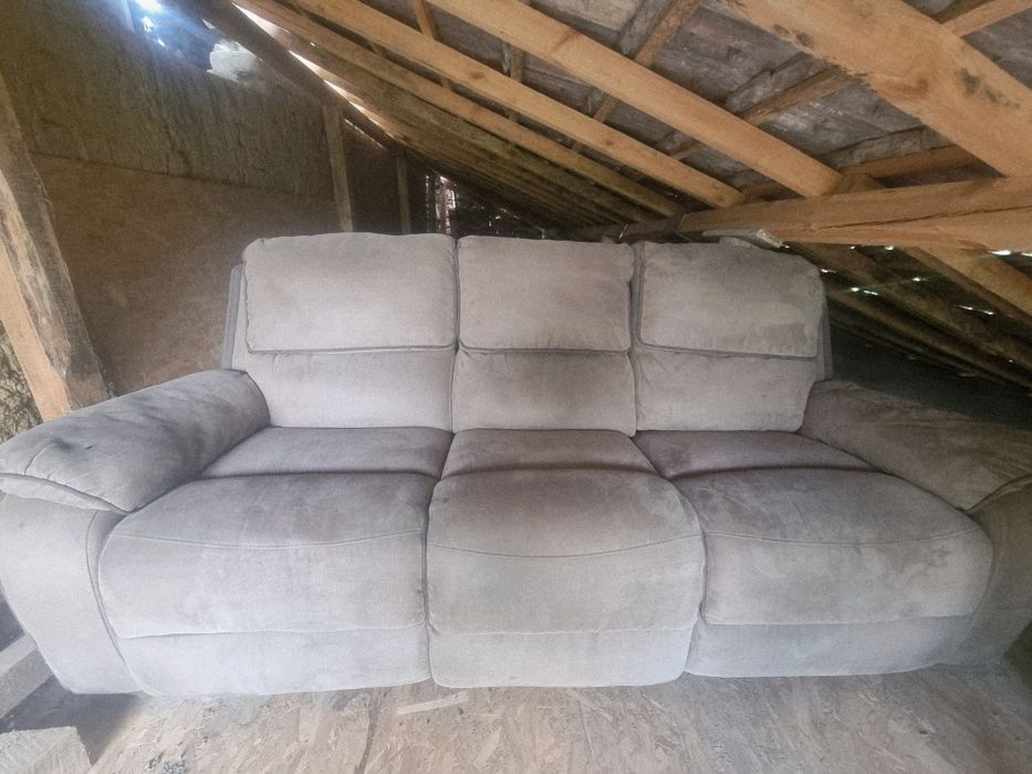 Запазен диван с функция шезлонг