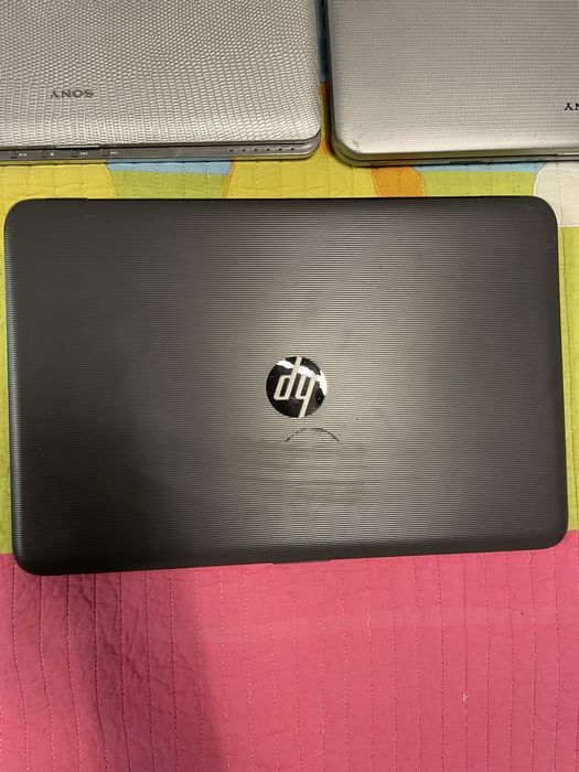 3 laptop uri ,2 perechi de casti si o tableta vodafone