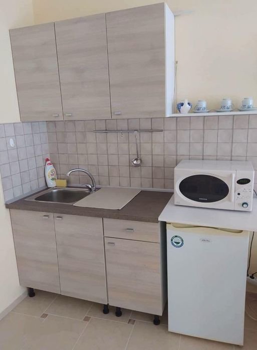 Дава се под наем Ателие в Бургас, Сарафово - 35 кв.м за 204 € - Снимка #2