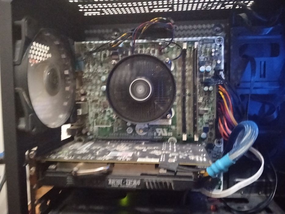 Продам ЧИСТО  мать+проц+озу