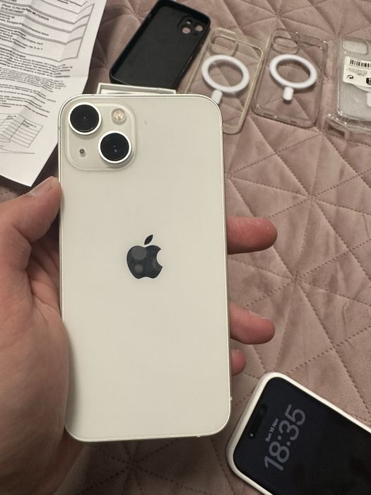 Продавам перфектен Iphone 13