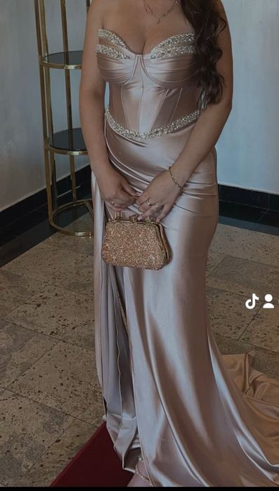 Rochie pentru eveniment