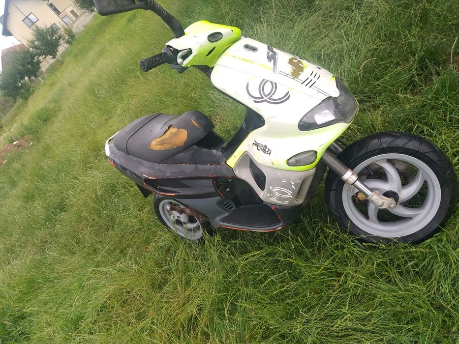 Vand sau schimb scuter gilera 125cc