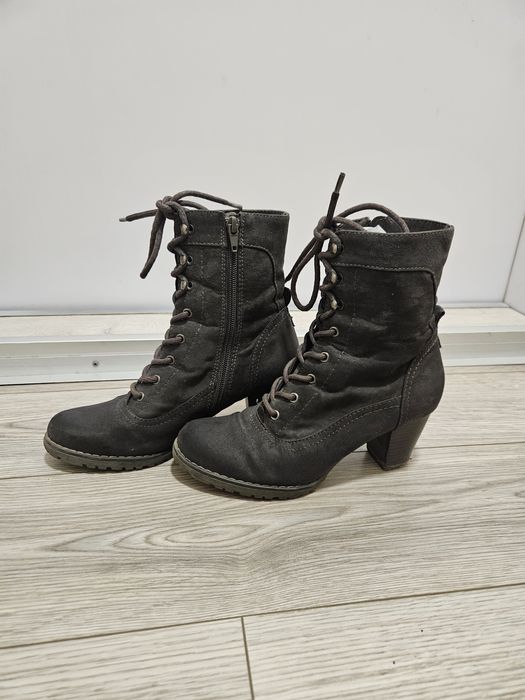 Сиви велурени боти с удобен ток. 37 номер. В добро състояние.