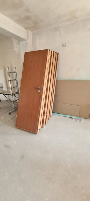 Usi de interior în stare buna