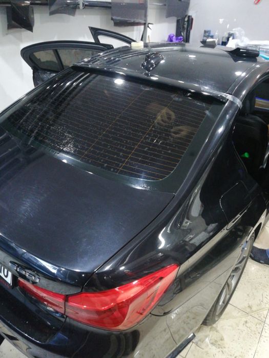 Eleron Pleoapa Luneta BMW G30 F90 Plastic Negru lucios