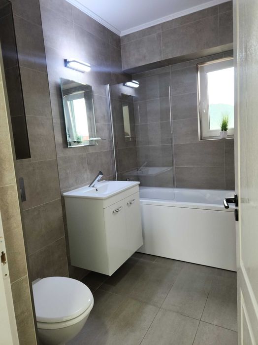 Inchiriez apartament nou, central , 3 camere