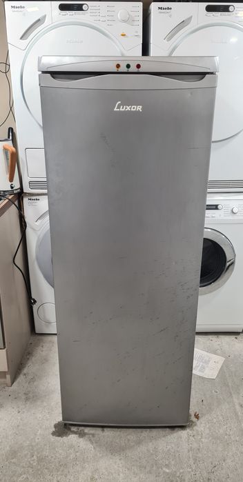 Вертикален фризер Luxor GS245 A+ 144см