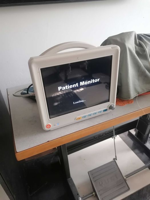 Продавам пациентен монитор