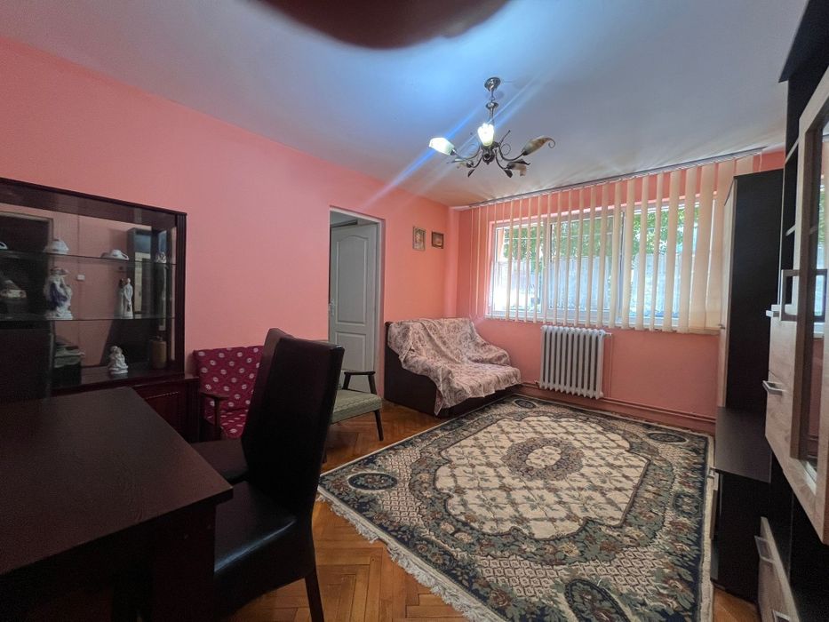 Vând apartament două camere centru