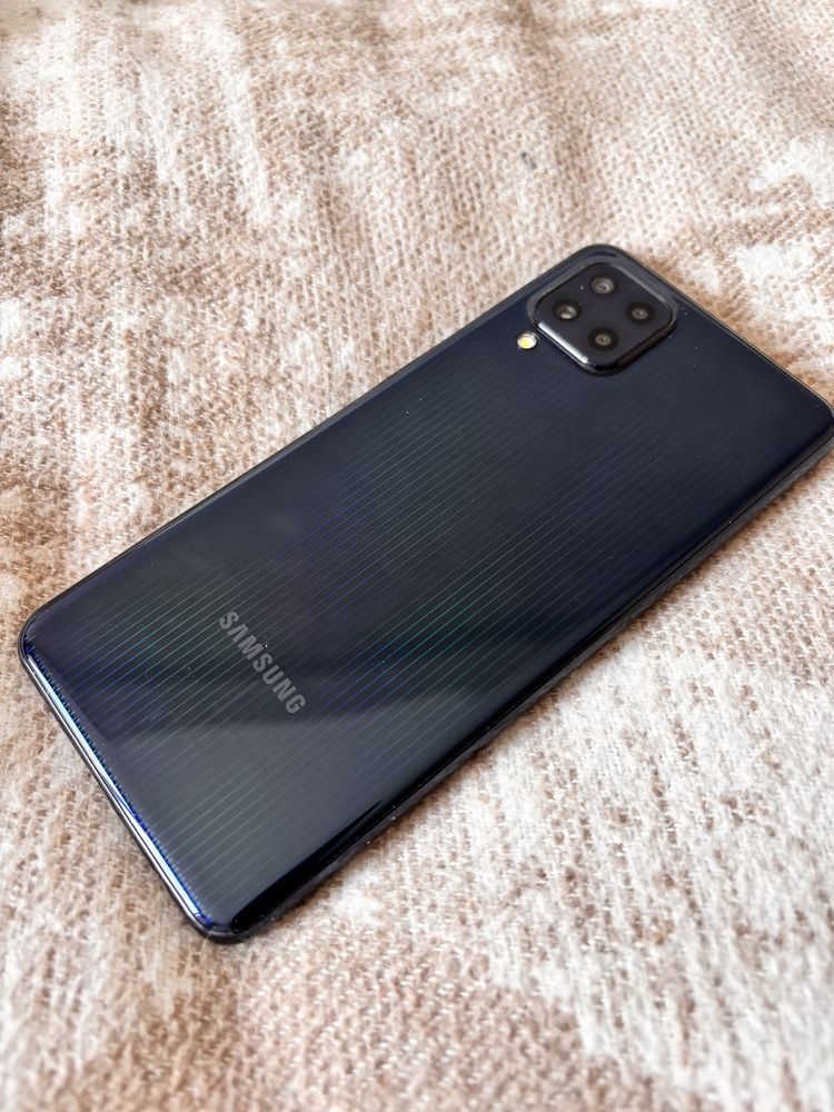 Продам Samsung m32