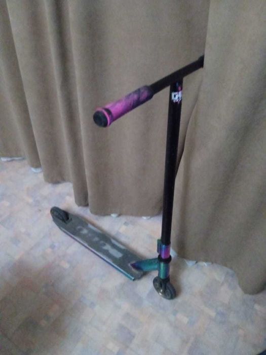 Продам трюковой самокат