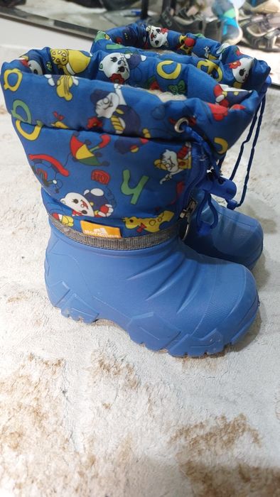 Теплые непромокаемые сапоги для детей