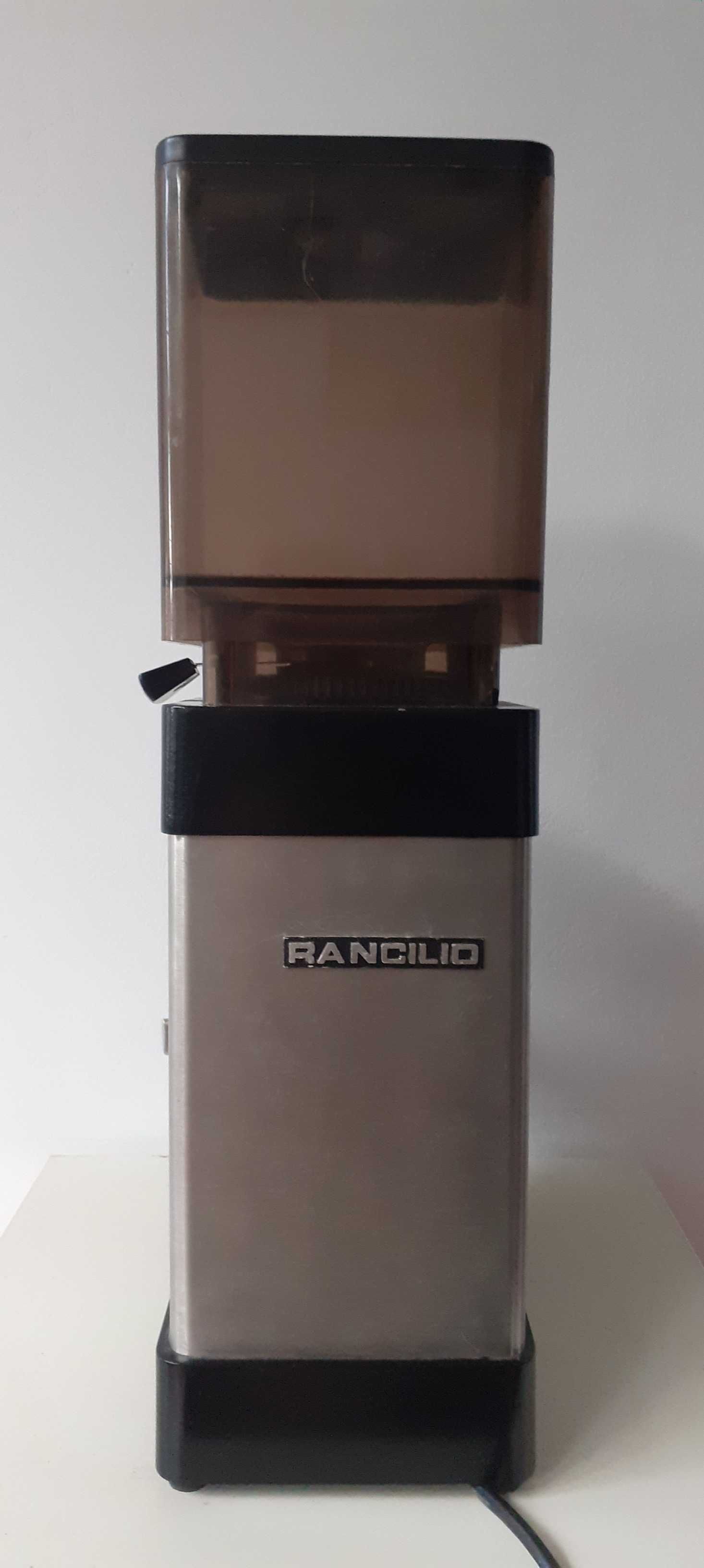 Професионална кафемелачка Rancilio с чисто нови ножове!
