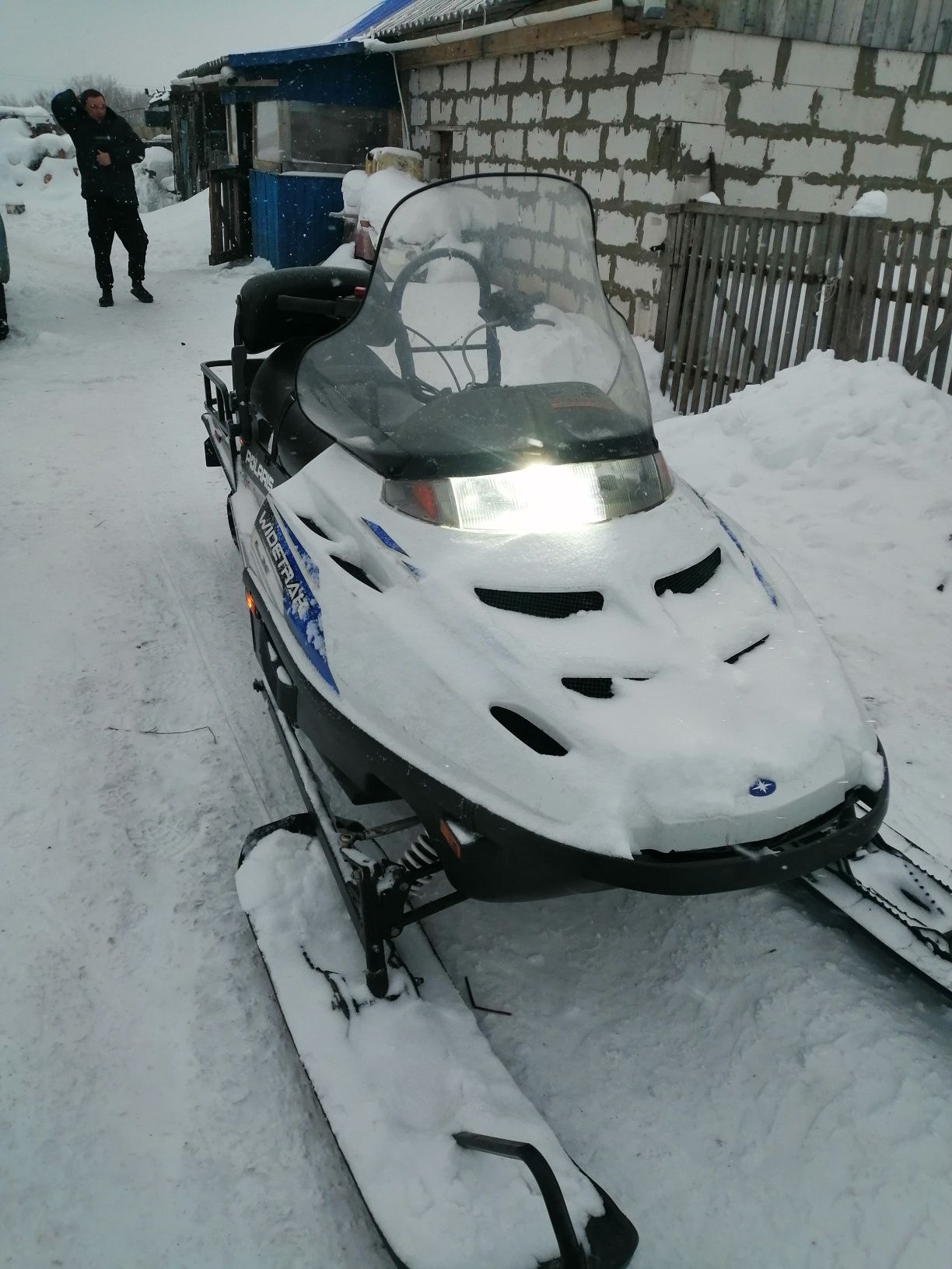 Срочно продам снегоход.