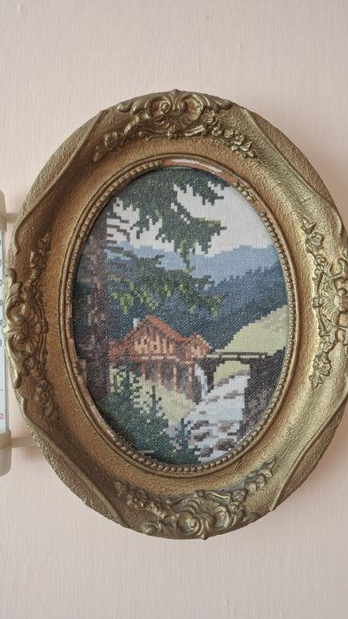 Гоблени в масивни рамки