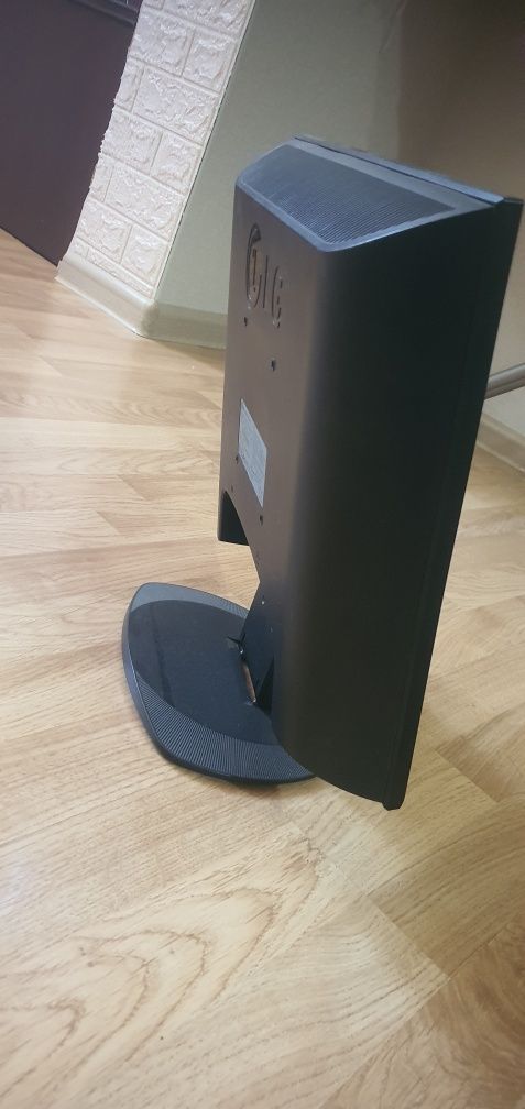 Монитор LG  настольный