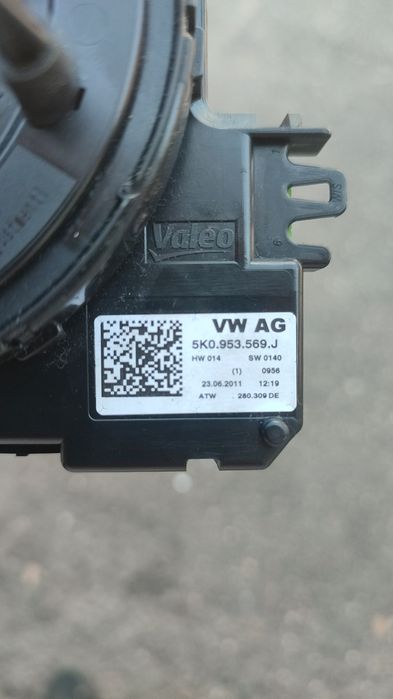 Vand volan pentru VW Tiguan stare  foarte buna plus Spirala si comenzi