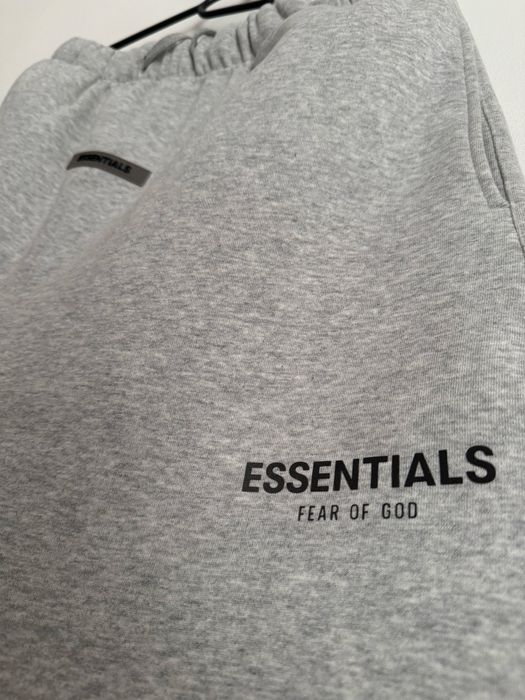 Pantaloni Essentials
