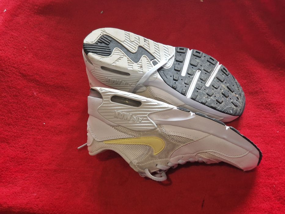 Adidasi dama Nike ,