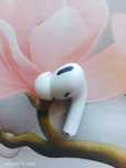 Правый наушник от air pods