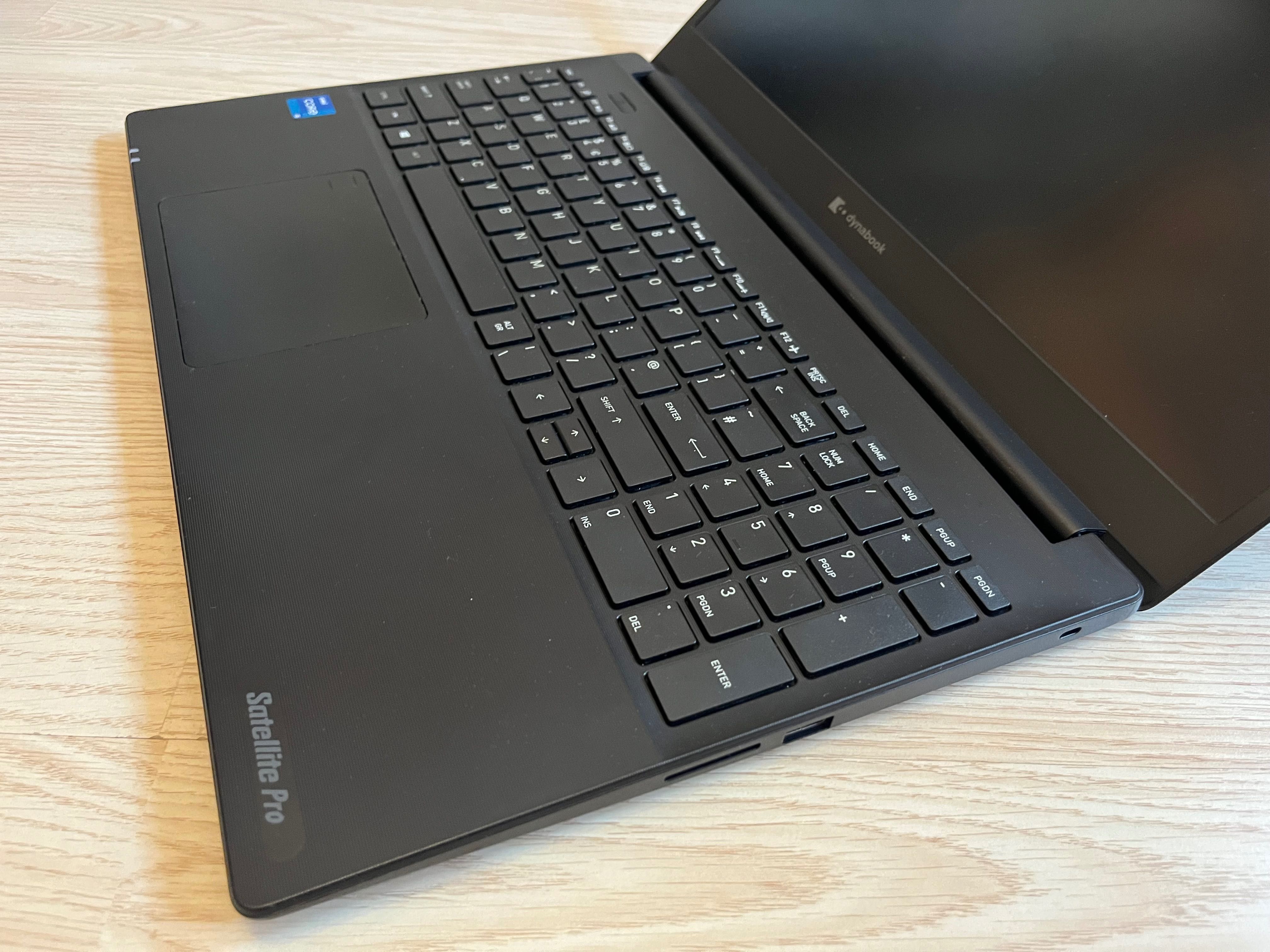 Dynabook Toshiba i5-1135g7 15.6” FHD ips L50-j-109