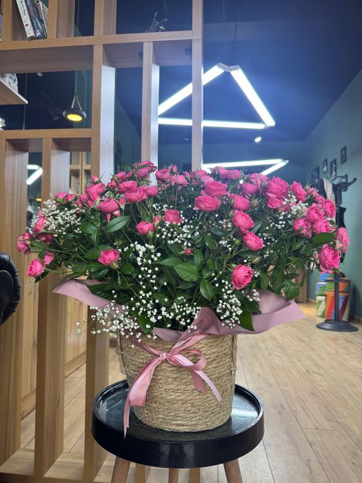 Спрей розы с корзиной